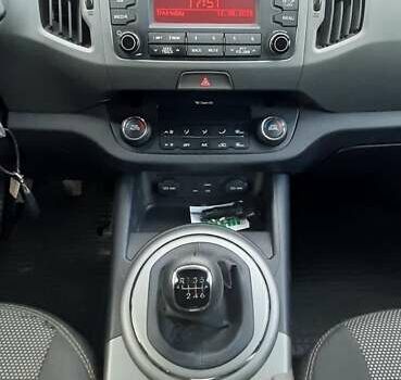 Серый Киа Sportage, объемом двигателя 1.69 л и пробегом 195 тыс. км за 15000 $, фото 8 на Automoto.ua