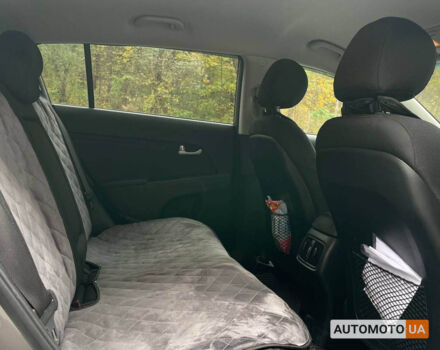 Сірий Кіа Sportage, об'ємом двигуна 2.4 л та пробігом 137 тис. км за 13600 $, фото 10 на Automoto.ua