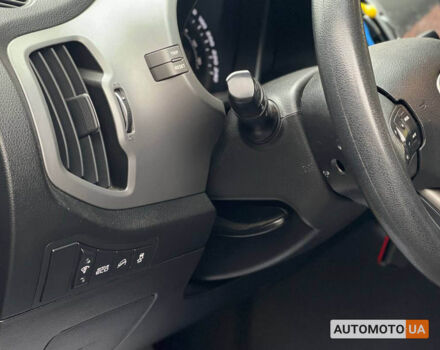 Сірий Кіа Sportage, об'ємом двигуна 2.4 л та пробігом 137 тис. км за 13600 $, фото 13 на Automoto.ua
