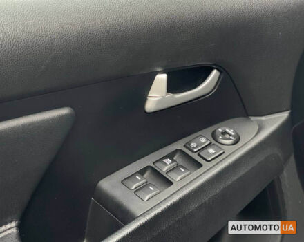 Сірий Кіа Sportage, об'ємом двигуна 2.4 л та пробігом 137 тис. км за 13600 $, фото 6 на Automoto.ua