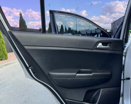 Серый Киа Sportage, объемом двигателя 2 л и пробегом 166 тыс. км за 17900 $, фото 9 на Automoto.ua