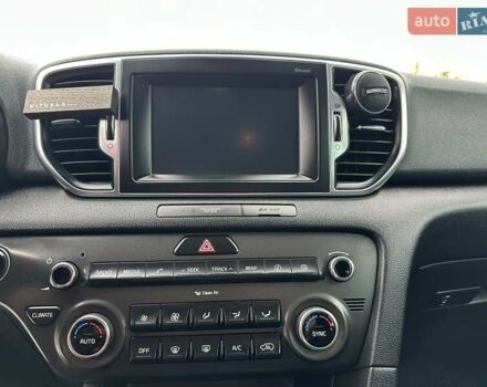 Серый Киа Sportage, объемом двигателя 2 л и пробегом 170 тыс. км за 18000 $, фото 12 на Automoto.ua