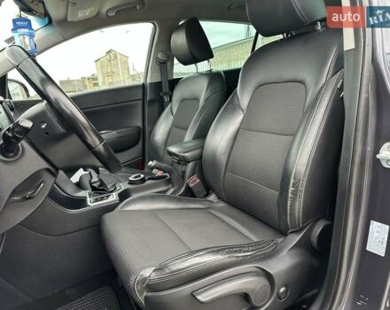 Серый Киа Sportage, объемом двигателя 2 л и пробегом 170 тыс. км за 18000 $, фото 10 на Automoto.ua