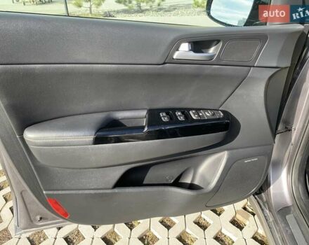 Серый Киа Sportage, объемом двигателя 2 л и пробегом 155 тыс. км за 17400 $, фото 12 на Automoto.ua