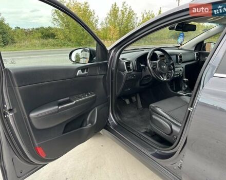 Серый Киа Sportage, объемом двигателя 2 л и пробегом 170 тыс. км за 18000 $, фото 8 на Automoto.ua