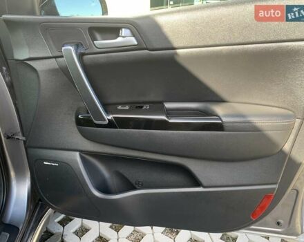 Серый Киа Sportage, объемом двигателя 2 л и пробегом 155 тыс. км за 17400 $, фото 14 на Automoto.ua