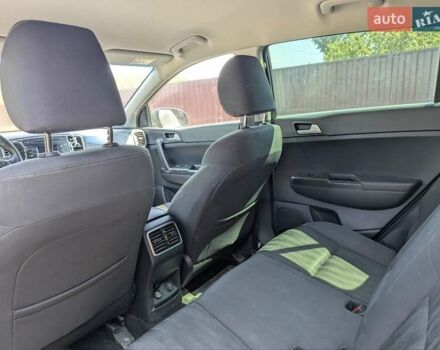 Серый Киа Sportage, объемом двигателя 1.6 л и пробегом 223 тыс. км за 15500 $, фото 5 на Automoto.ua