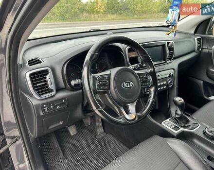 Серый Киа Sportage, объемом двигателя 2 л и пробегом 170 тыс. км за 18000 $, фото 9 на Automoto.ua