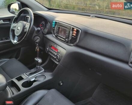 Кіа Sportage 2017 у Києві на Automoto.ua Сірий Кіа Sportage, об'ємом двигуна 2 л та пробігом 263 тис. км за 15800 $, фото 18 на Automoto.ua