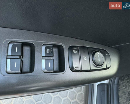 Серый Киа Sportage, объемом двигателя 2.4 л и пробегом 180 тыс. км за 12999 $, фото 22 на Automoto.ua