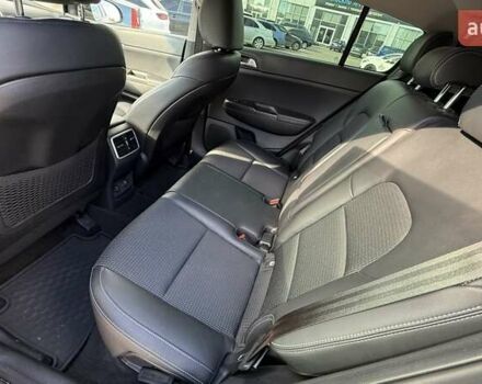 Кіа Sportage 2017 у Києві на Automoto.ua Сірий Кіа Sportage, об'ємом двигуна 2 л та пробігом 35 тис. км за 19900 $, фото 7 на Automoto.ua