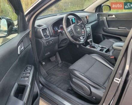 Кіа Sportage 2017 у Києві на Automoto.ua Сірий Кіа Sportage, об'ємом двигуна 2 л та пробігом 263 тис. км за 15800 $, фото 14 на Automoto.ua
