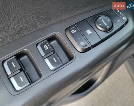 Кіа Sportage 2017 у Києві на Automoto.ua Сірий Кіа Sportage, об'ємом двигуна 2 л та пробігом 263 тис. км за 15800 $, фото 39 на Automoto.ua