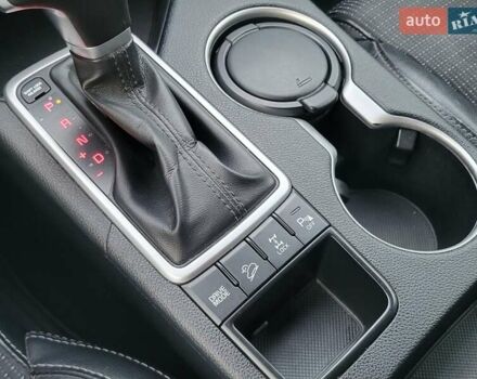 Кіа Sportage 2017 у Києві на Automoto.ua Сірий Кіа Sportage, об'ємом двигуна 2 л та пробігом 263 тис. км за 15800 $, фото 34 на Automoto.ua