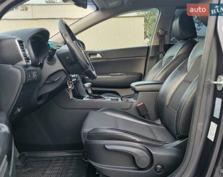 Кіа Sportage 2017 у Києві на Automoto.ua Сірий Кіа Sportage, об'ємом двигуна 2 л та пробігом 263 тис. км за 15800 $, фото 16 на Automoto.ua