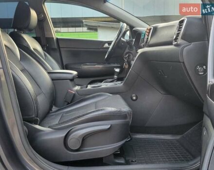 Кіа Sportage 2017 у Києві на Automoto.ua Сірий Кіа Sportage, об'ємом двигуна 2 л та пробігом 263 тис. км за 15800 $, фото 19 на Automoto.ua