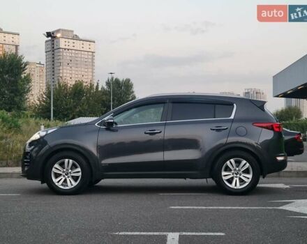 Кіа Sportage 2017 у Києві на Automoto.ua Сірий Кіа Sportage, об'ємом двигуна 2 л та пробігом 263 тис. км за 15800 $, фото 6 на Automoto.ua
