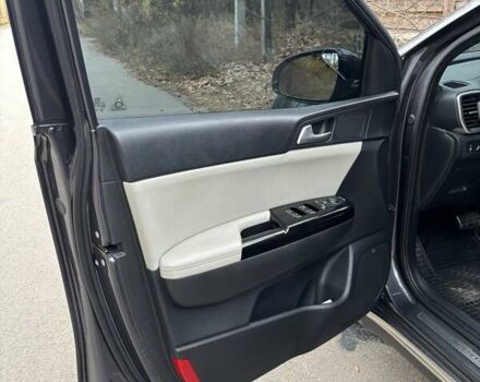 Серый Киа Sportage, объемом двигателя 2 л и пробегом 113 тыс. км за 25000 $, фото 9 на Automoto.ua