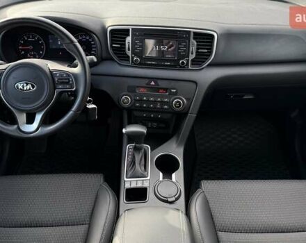 Кіа Sportage 2017 у Києві на Automoto.ua Сірий Кіа Sportage, об'ємом двигуна 2 л та пробігом 35 тис. км за 19900 $, фото 5 на Automoto.ua