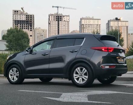 Кіа Sportage 2017 у Києві на Automoto.ua Сірий Кіа Sportage, об'ємом двигуна 2 л та пробігом 263 тис. км за 15800 $, фото 7 на Automoto.ua