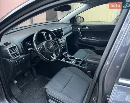 Серый Киа Sportage, объемом двигателя 1.7 л и пробегом 63 тыс. км за 17950 $, фото 15 на Automoto.ua