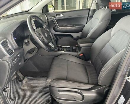 Киа Sportage 2017 в Николаеве на Automoto.ua Серый Киа Sportage, объемом двигателя 2 л и пробегом 149 тыс. км за 17300 $, фото 14 на Automoto.ua