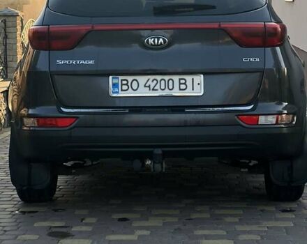 Киа Sportage 2017 в Тернополе на Automoto.ua Серый Киа Sportage, объемом двигателя 1.69 л и пробегом 200 тыс. км за 16400 $, фото 3 на Automoto.ua