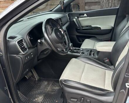 Серый Киа Sportage, объемом двигателя 2 л и пробегом 113 тыс. км за 25000 $, фото 12 на Automoto.ua
