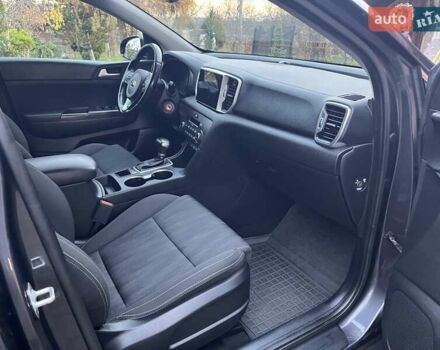Серый Киа Sportage, объемом двигателя 1.7 л и пробегом 63 тыс. км за 17950 $, фото 17 на Automoto.ua
