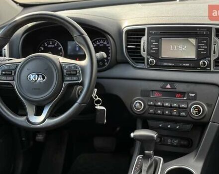 Кіа Sportage 2017 у Києві на Automoto.ua Сірий Кіа Sportage, об'ємом двигуна 2 л та пробігом 35 тис. км за 19900 $, фото 4 на Automoto.ua