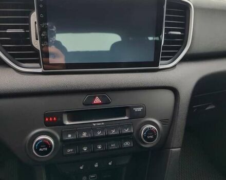 Серый Киа Sportage, объемом двигателя 2 л и пробегом 90 тыс. км за 19900 $, фото 5 на Automoto.ua
