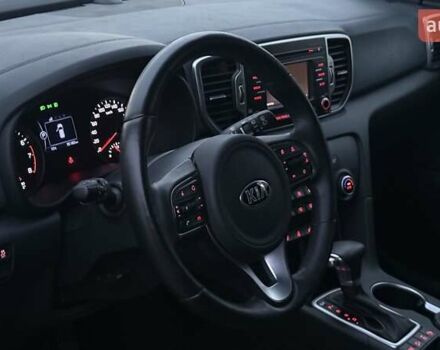 Кіа Sportage 2017 у Києві на Automoto.ua Сірий Кіа Sportage, об'ємом двигуна 2 л та пробігом 35 тис. км за 19900 $, фото 25 на Automoto.ua