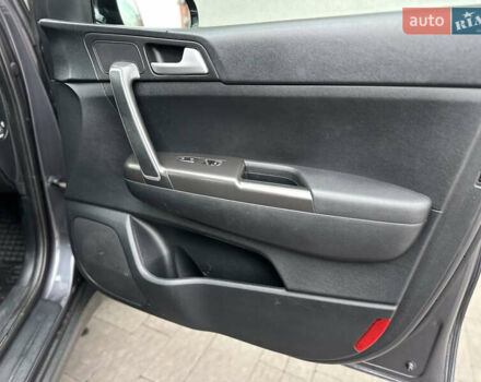 Сірий Кіа Sportage, об'ємом двигуна 1.69 л та пробігом 137 тис. км за 16999 $, фото 46 на Automoto.ua