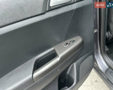 Сірий Кіа Sportage, об'ємом двигуна 1.69 л та пробігом 137 тис. км за 16999 $, фото 59 на Automoto.ua