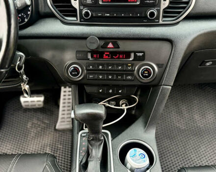 Сірий Кіа Sportage, об'ємом двигуна 1.69 л та пробігом 154 тис. км за 14300 $, фото 12 на Automoto.ua