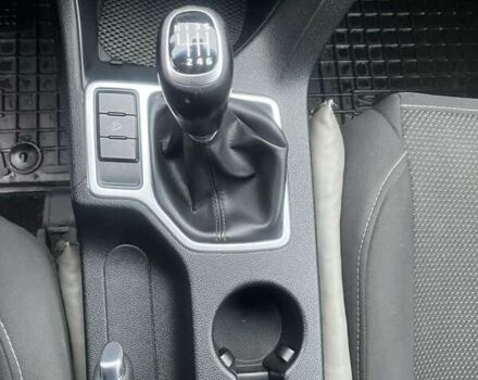 Сірий Кіа Sportage, об'ємом двигуна 1.59 л та пробігом 65 тис. км за 16300 $, фото 4 на Automoto.ua