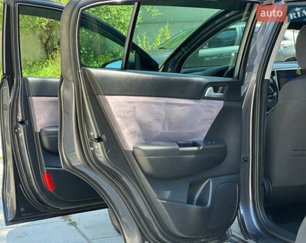 Серый Киа Sportage, объемом двигателя 1.69 л и пробегом 103 тыс. км за 17000 $, фото 51 на Automoto.ua