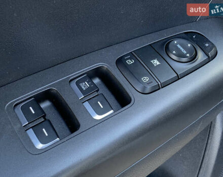 Сірий Кіа Sportage, об'ємом двигуна 2.4 л та пробігом 98 тис. км за 16455 $, фото 41 на Automoto.ua