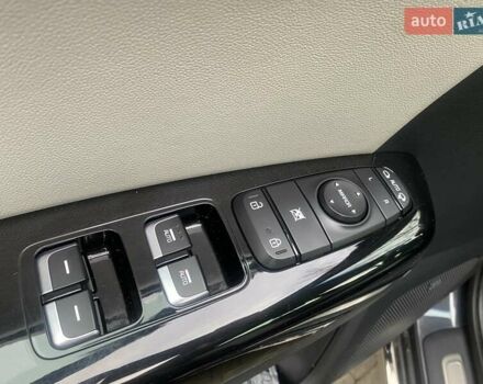 Сірий Кіа Sportage, об'ємом двигуна 1.6 л та пробігом 92 тис. км за 21500 $, фото 23 на Automoto.ua