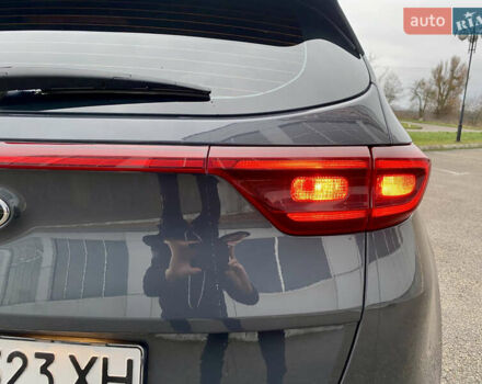 Сірий Кіа Sportage, об'ємом двигуна 1.59 л та пробігом 71 тис. км за 15999 $, фото 27 на Automoto.ua