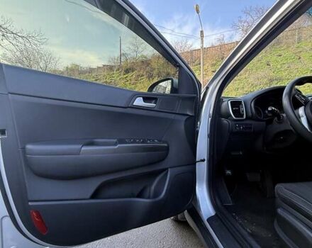 Сірий Кіа Sportage, об'ємом двигуна 1.59 л та пробігом 220 тис. км за 14200 $, фото 8 на Automoto.ua