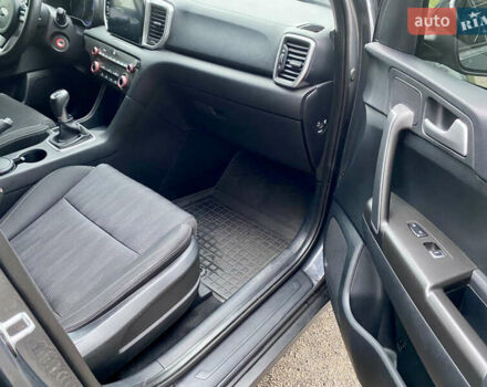 Сірий Кіа Sportage, об'ємом двигуна 1.59 л та пробігом 71 тис. км за 15999 $, фото 34 на Automoto.ua