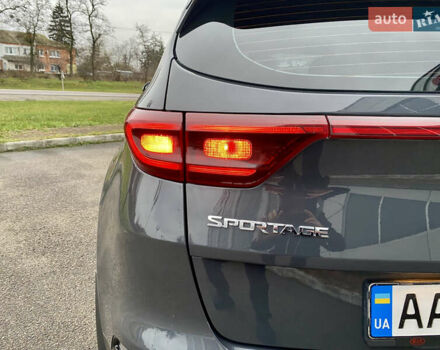 Сірий Кіа Sportage, об'ємом двигуна 1.59 л та пробігом 71 тис. км за 15999 $, фото 25 на Automoto.ua