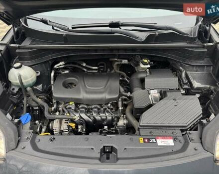 Сірий Кіа Sportage, об'ємом двигуна 1.59 л та пробігом 69 тис. км за 15400 $, фото 28 на Automoto.ua