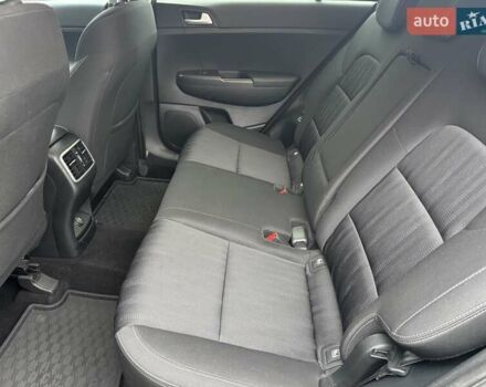 Сірий Кіа Sportage, об'ємом двигуна 1.59 л та пробігом 69 тис. км за 15400 $, фото 20 на Automoto.ua