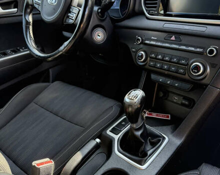 Серый Киа Sportage, объемом двигателя 1.6 л и пробегом 160 тыс. км за 19500 $, фото 5 на Automoto.ua