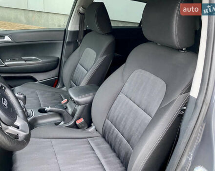 Сірий Кіа Sportage, об'ємом двигуна 1.59 л та пробігом 71 тис. км за 15999 $, фото 29 на Automoto.ua