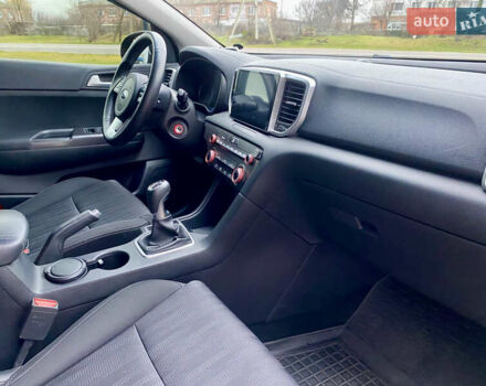 Сірий Кіа Sportage, об'ємом двигуна 1.59 л та пробігом 71 тис. км за 15999 $, фото 36 на Automoto.ua