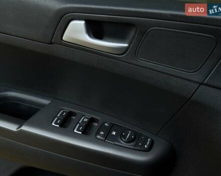 Серый Киа Sportage, объемом двигателя 1.6 л и пробегом 147 тыс. км за 17999 $, фото 60 на Automoto.ua