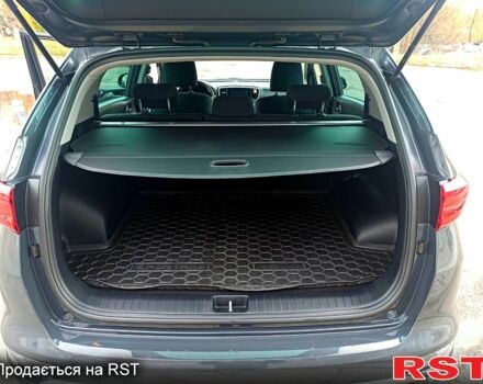 Сірий Кіа Sportage, об'ємом двигуна 1.6 л та пробігом 135 тис. км за 19500 $, фото 9 на Automoto.ua